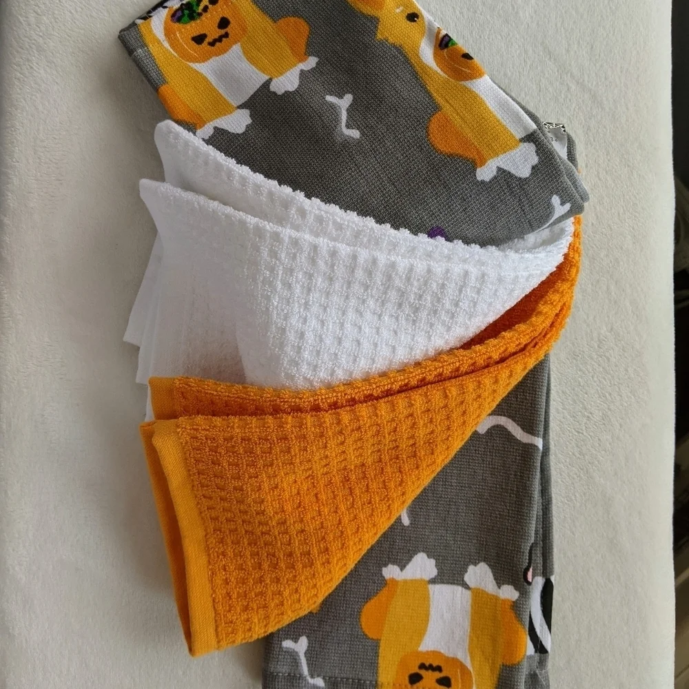 Boston Terrier Pug Halloween Theme Kitchen Towels Set of 4 Textured Cotton NWT